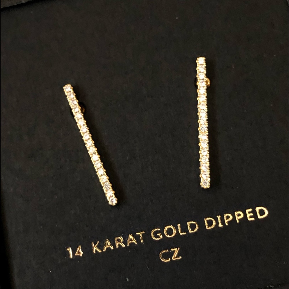 ♨️<LAST>14K Gold Dipped CZ Bar Stud Earrings - Picture 4 of 4